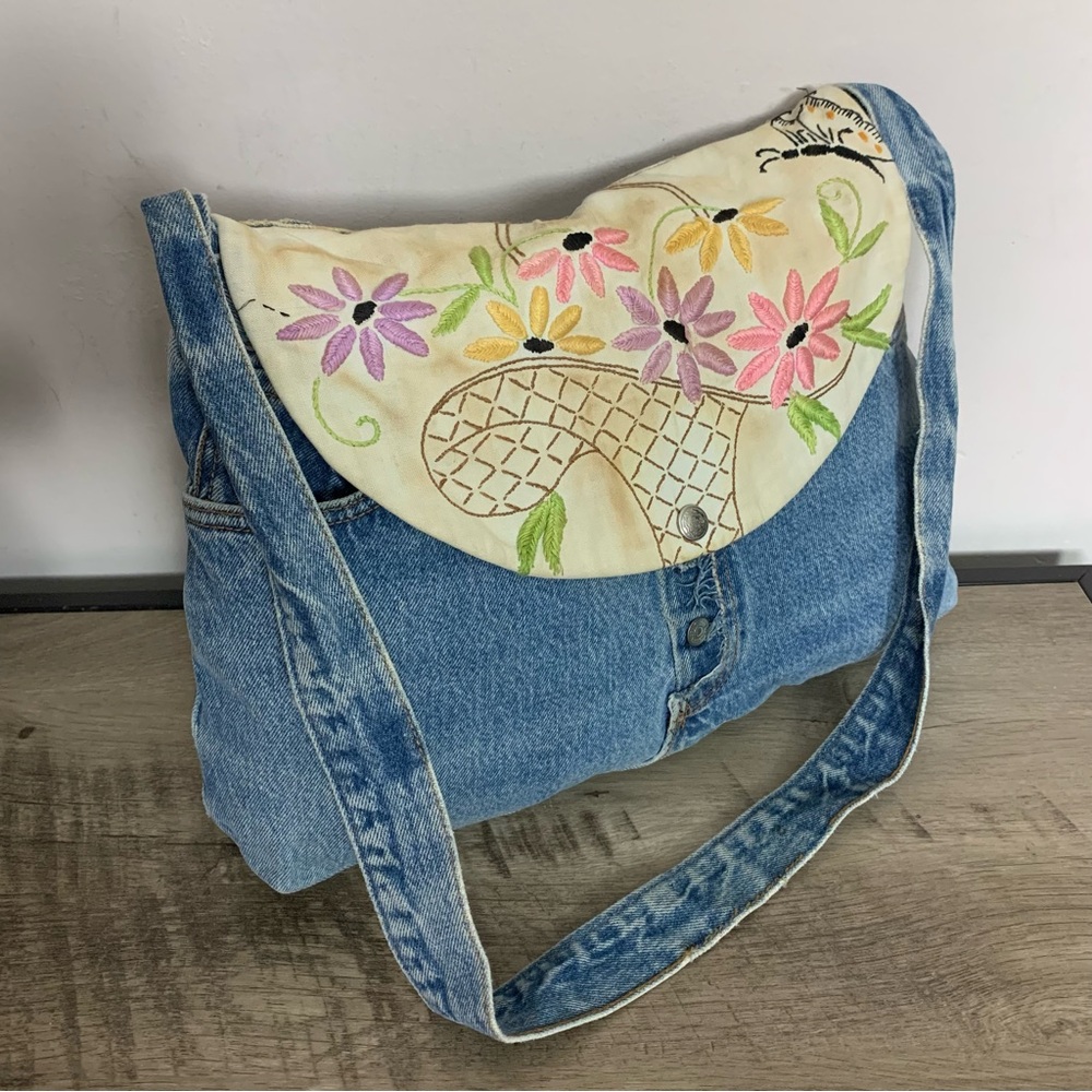 Vintage LEVIS ReDone DENIM Handmade JEAN Embroidered FLOWER Basket PURSE Bag - Picture 2 of 6